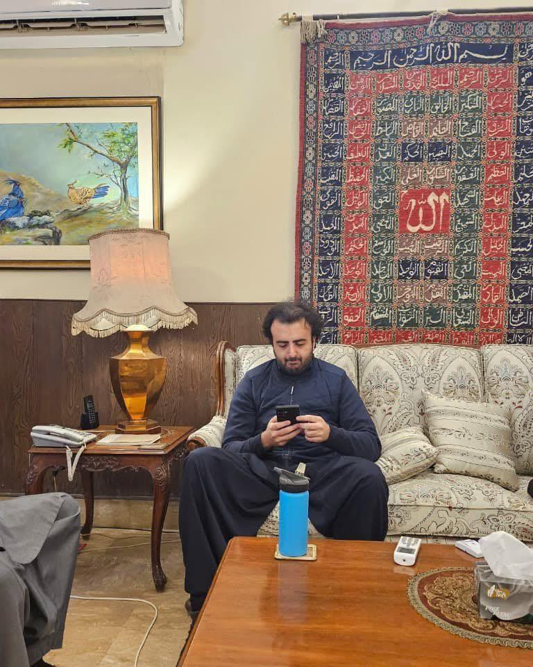 سردار عمار احمد خان لغاری سے  سردار ارشاد احمد لغاری اور قاضی حماد  احمد صاحب کی ملاقات